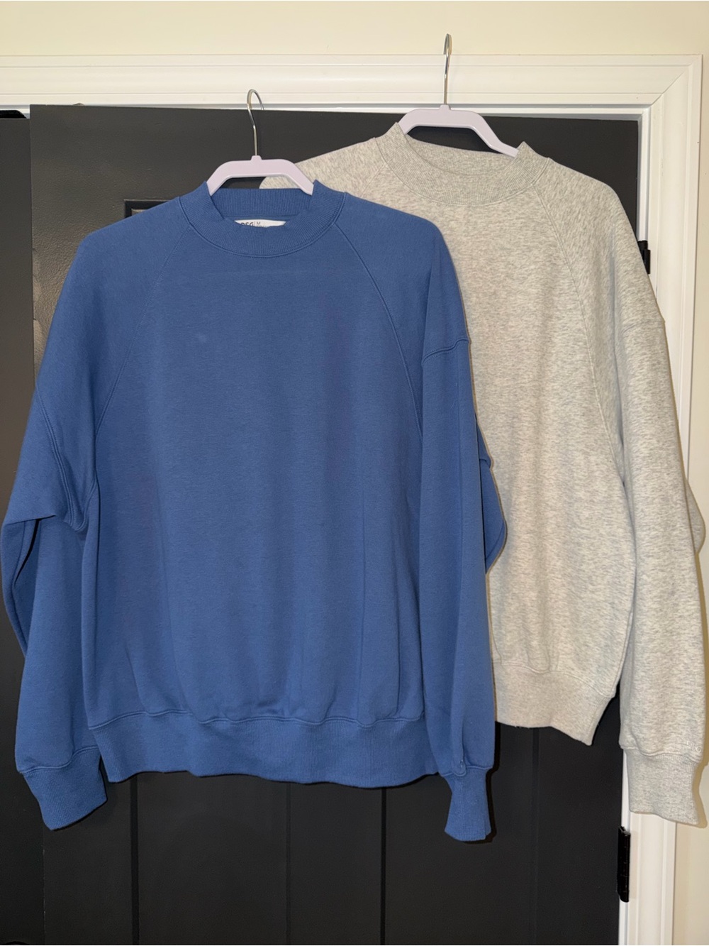Lot of 2 Women’s DSG Crewnecks - Medium